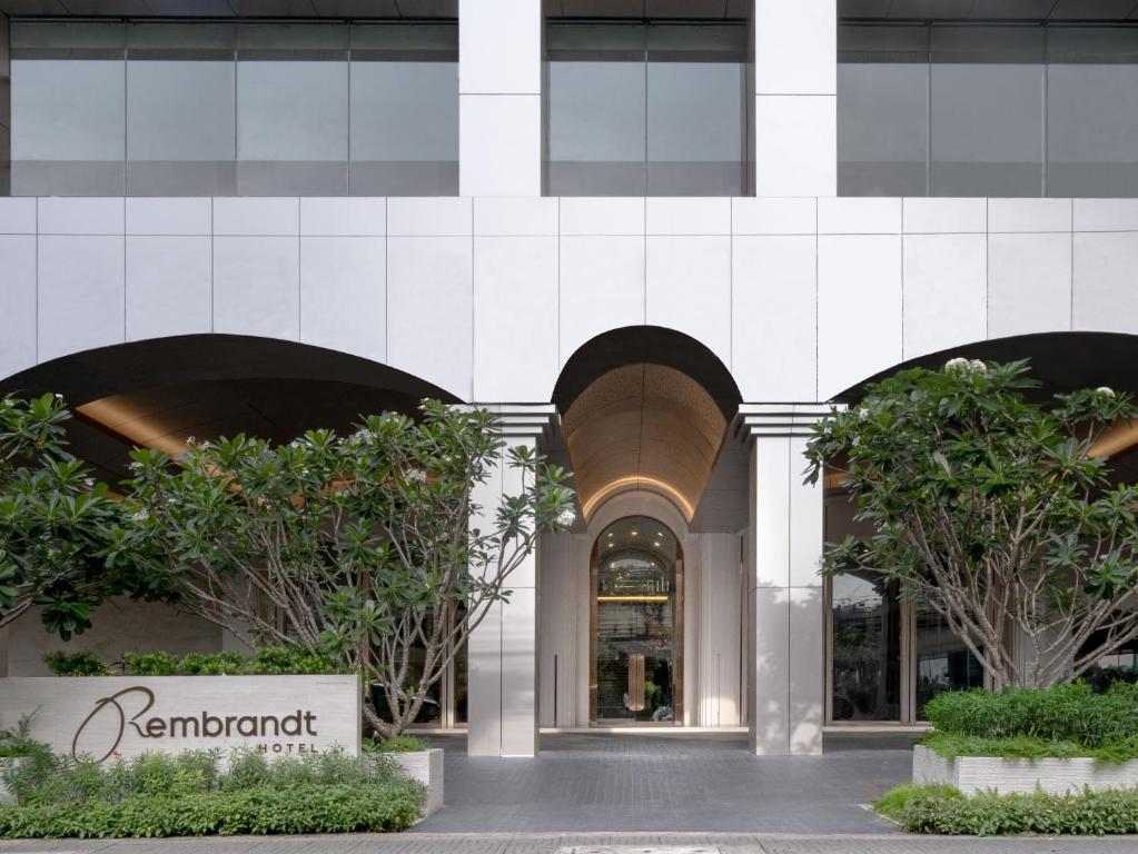 rembrandt hotel sukhumvit 18